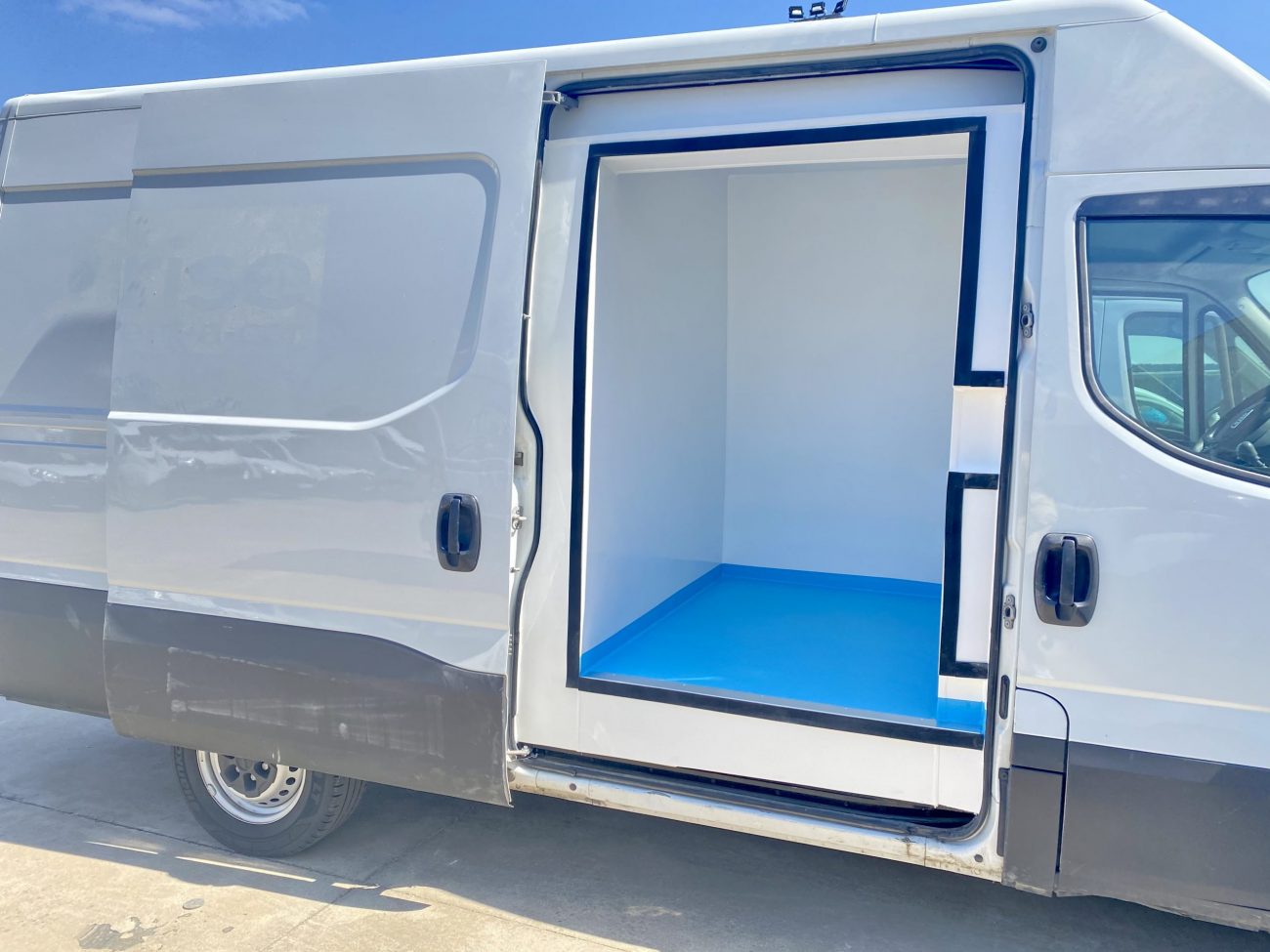 Iveco con separador fijo